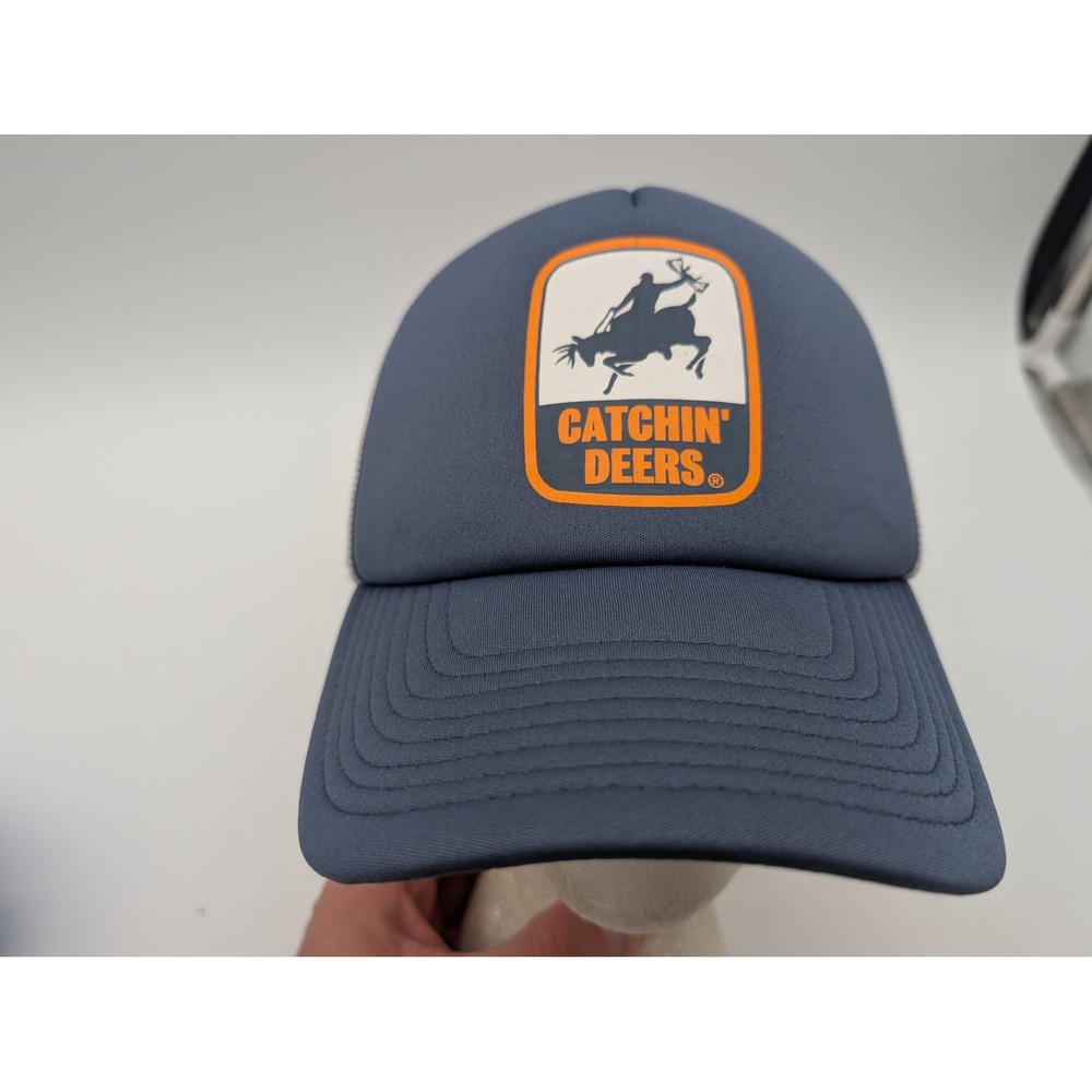 Catchin Deers Trucker Hat Navy Blue White Mesh Snapback Hunting Graphic Cap